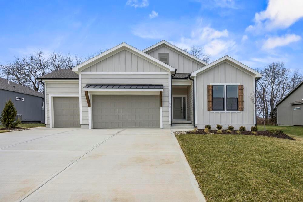 4840 NW Huonker Court - Photo 1