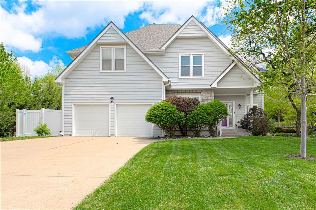 6913 RED OAK Drive