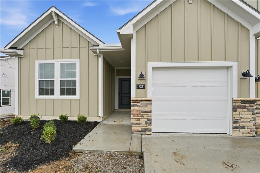 12405 S Acacia Drive - Photo 1