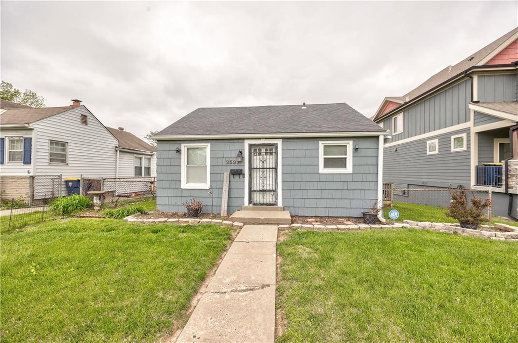 2532 W Paseo Boulevard - Photo 1