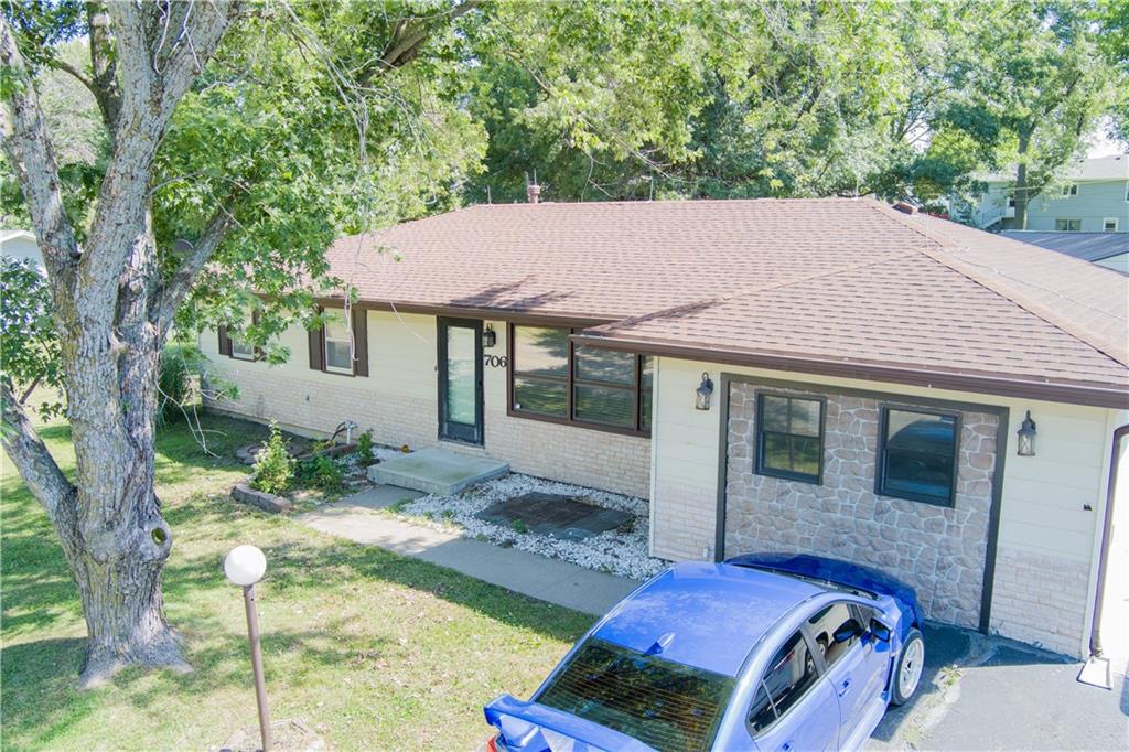 706 W 16th Street - Photo 1