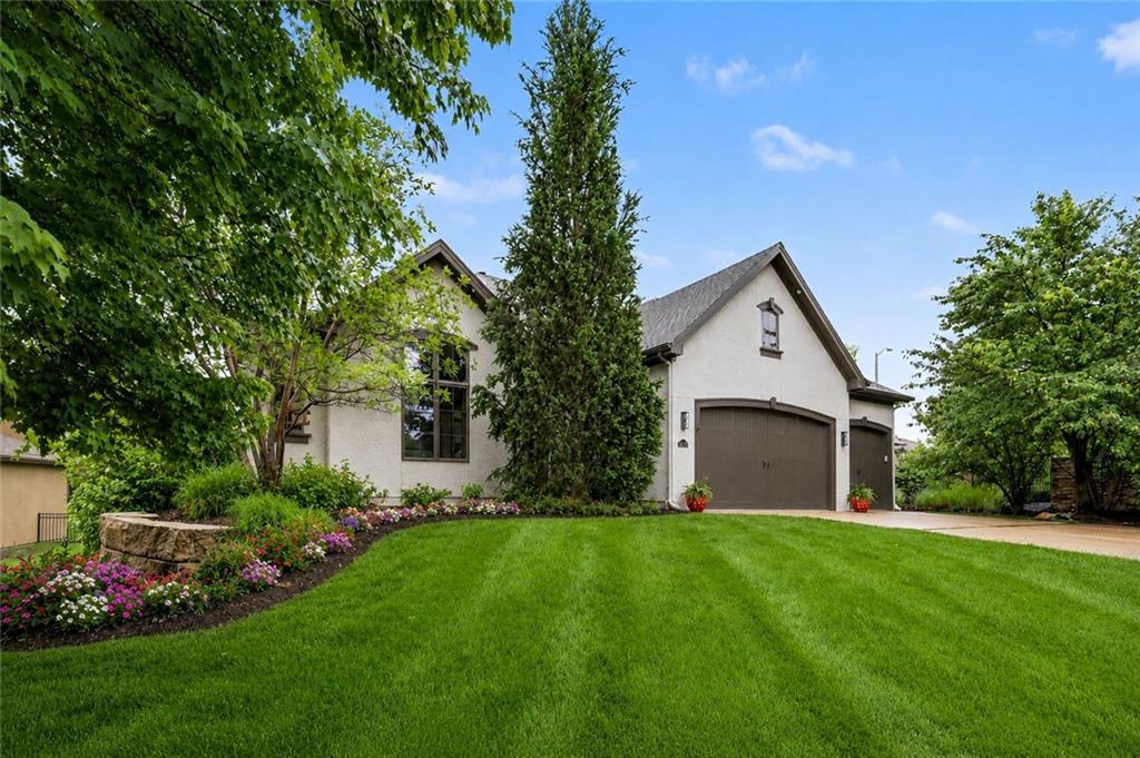 10515 N Michigan Avenue - Photo 1
