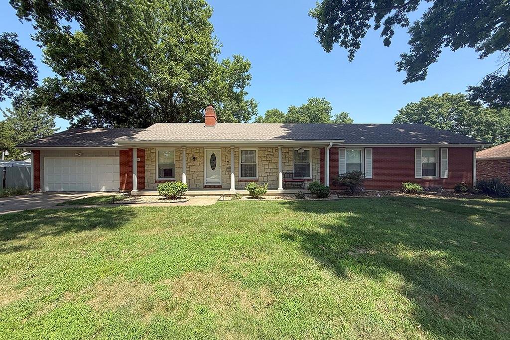 12116 E 46th Street - Photo 1