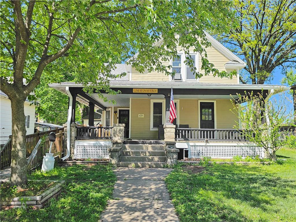 214 S Cottonwood Street - Photo 1