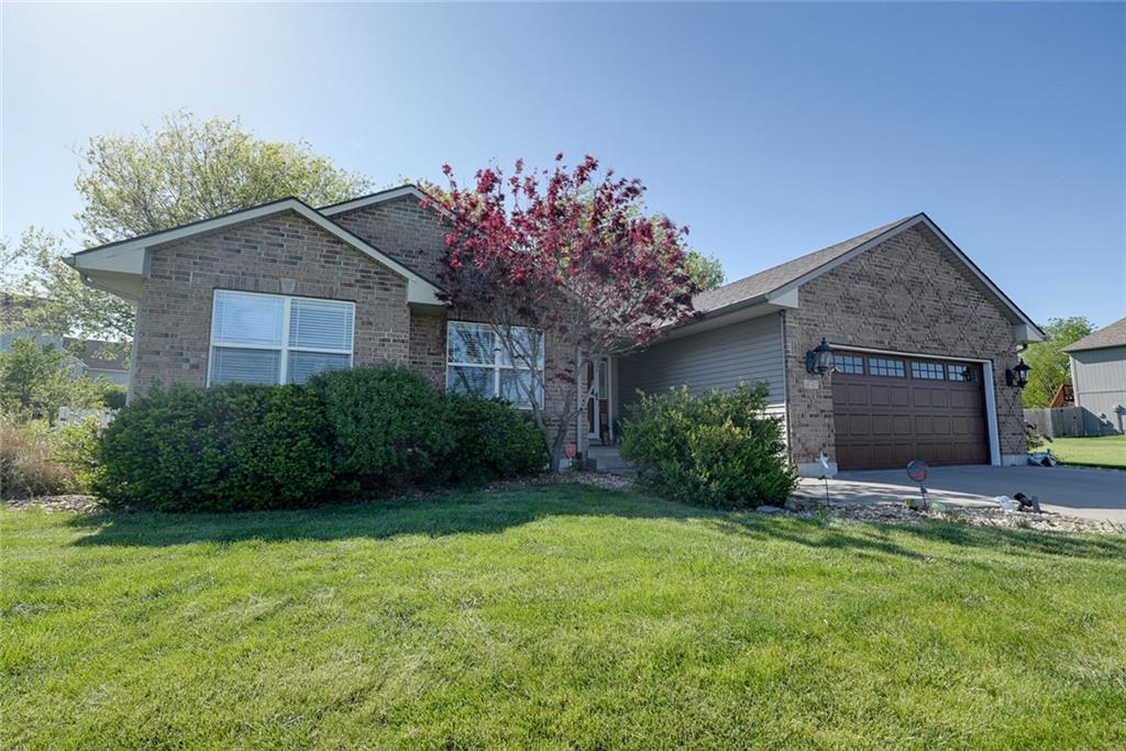 991 Moore Place - Photo 1