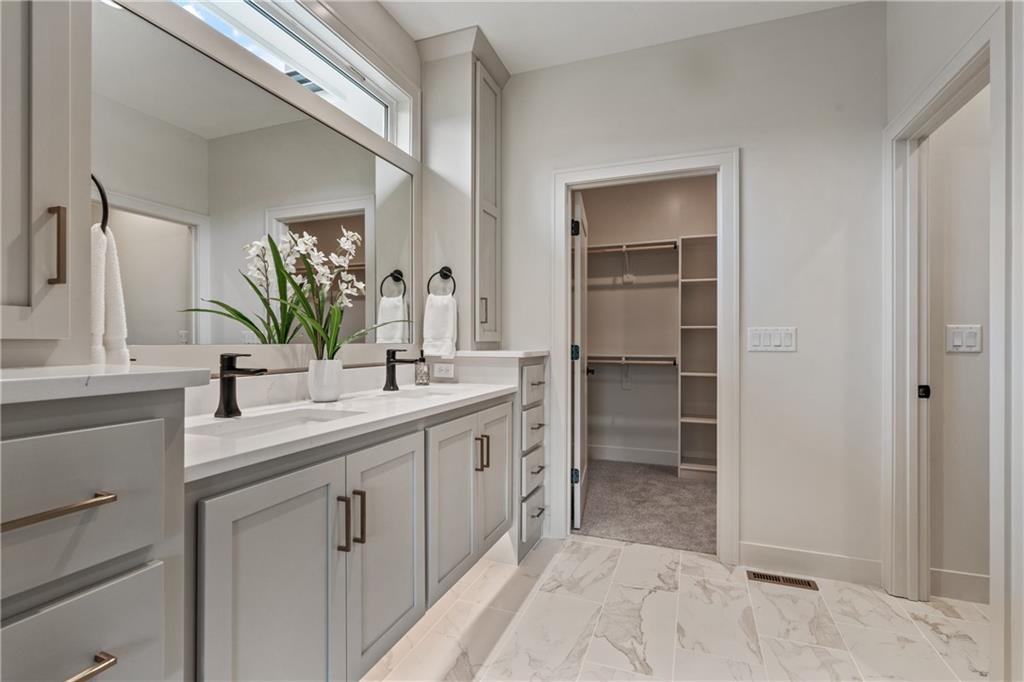 Thumbnail 33