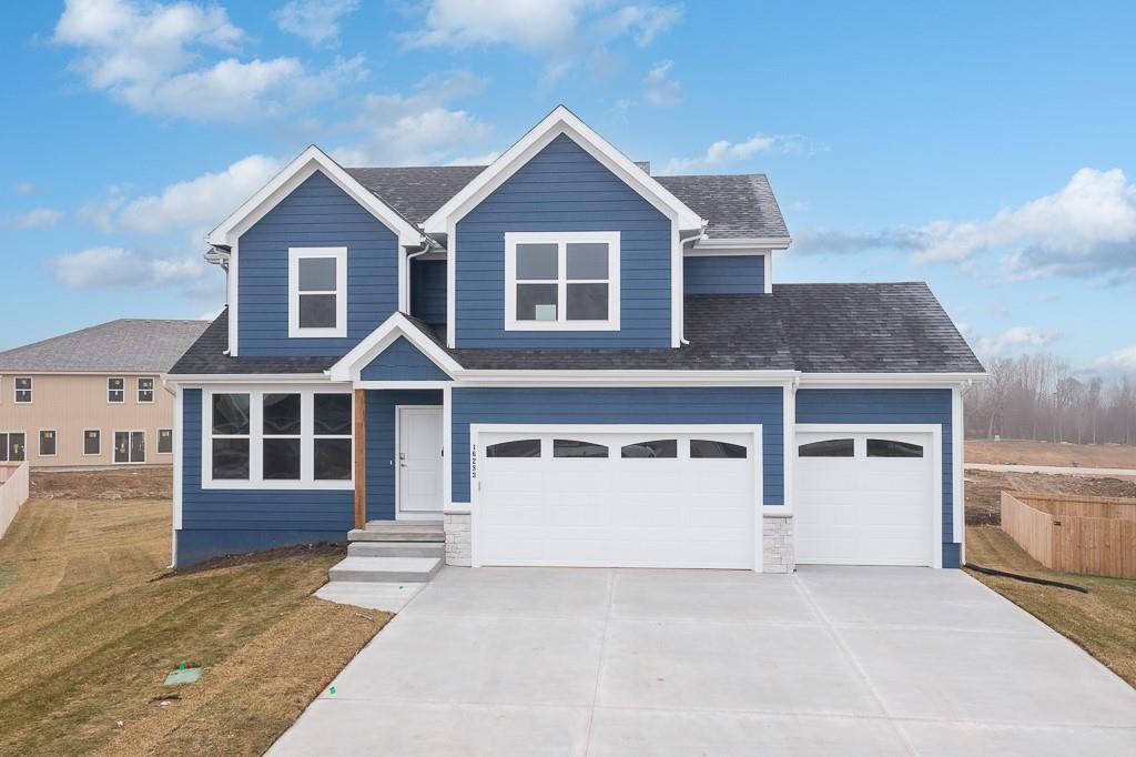 1528 N 157th Lane