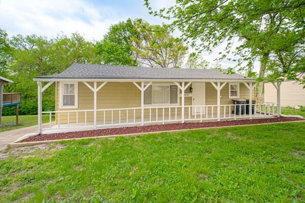 4833 FARLEY Avenue - Photo 1