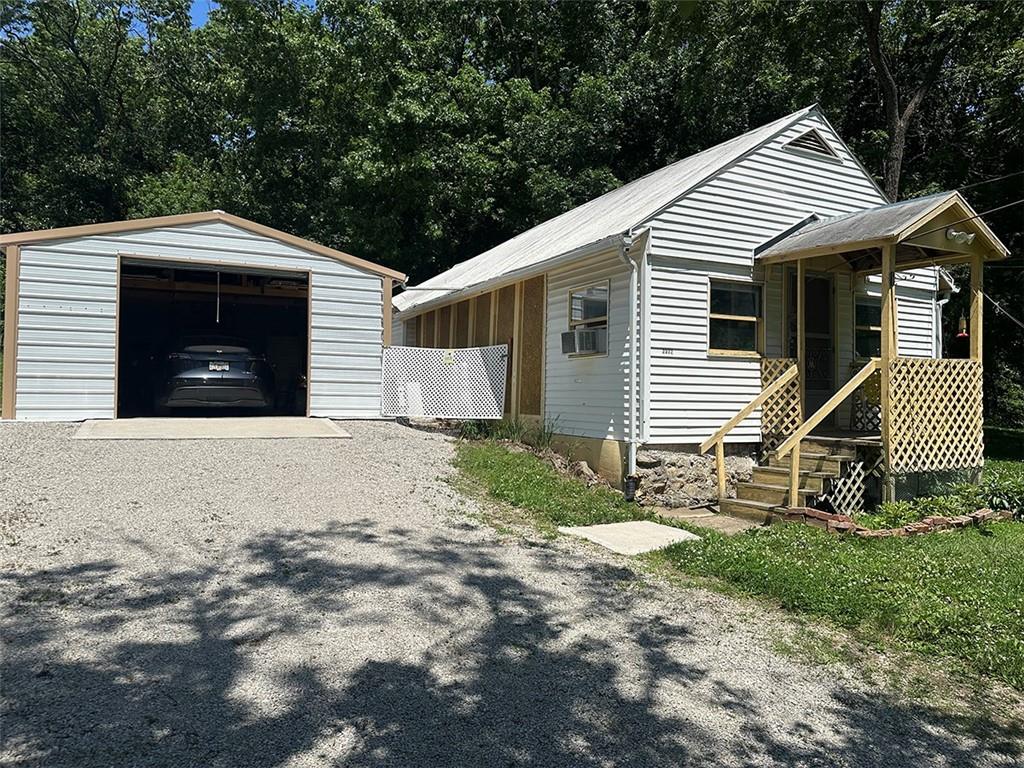 2332 Park Lane - Photo 1