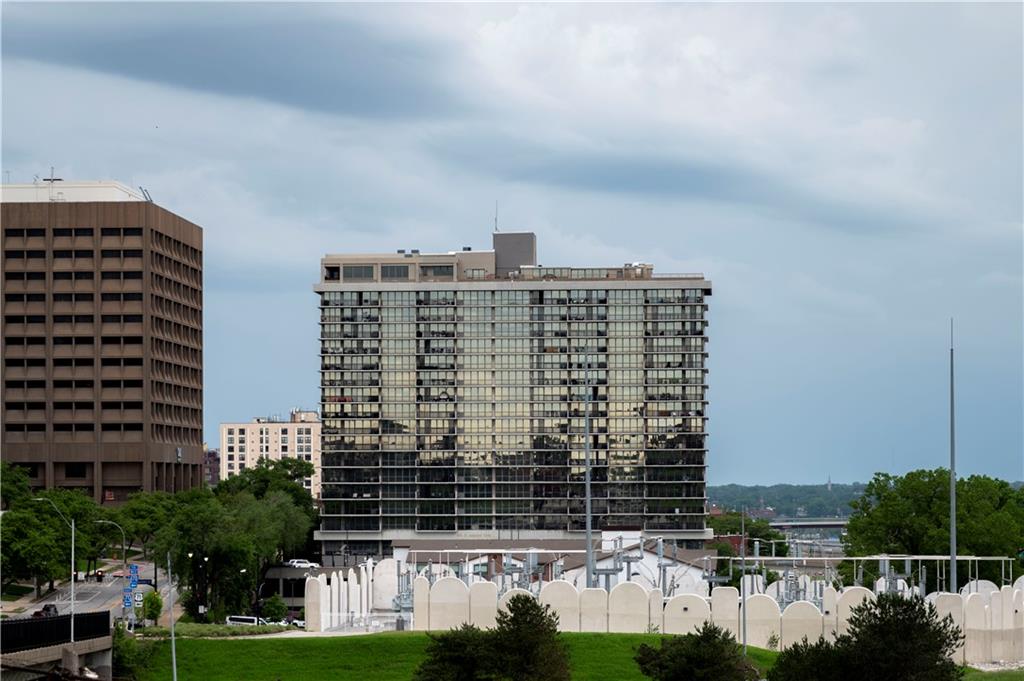 600 E Admiral Boulevard #604 - Photo 1