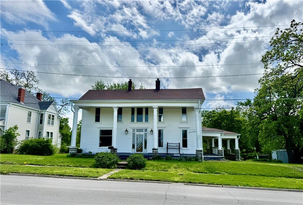 121 W Royle Street - Photo 1