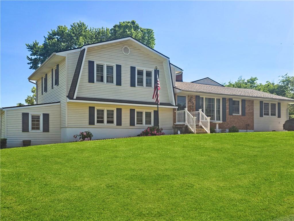 209 W 6th Street - Photo 1