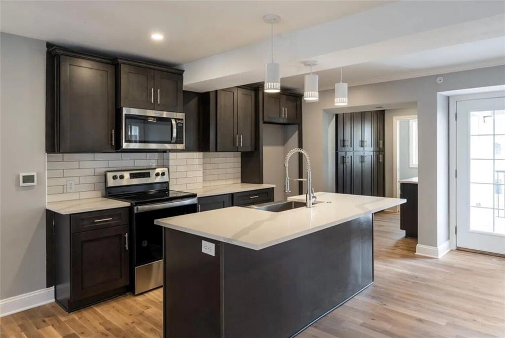 4464 Broadway Boulevard - Photo 1