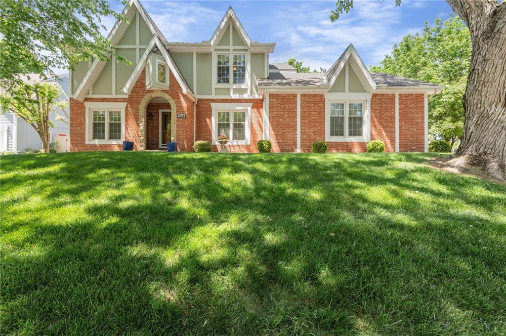 7648 N Lucerne Court - Photo 1