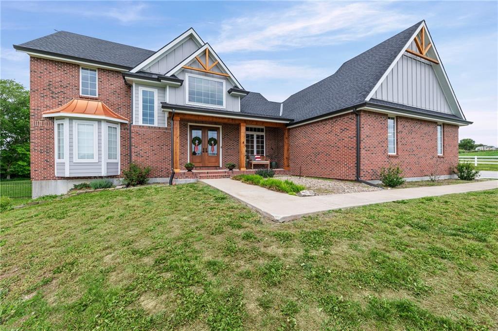 8370 92 Highway - Photo 1