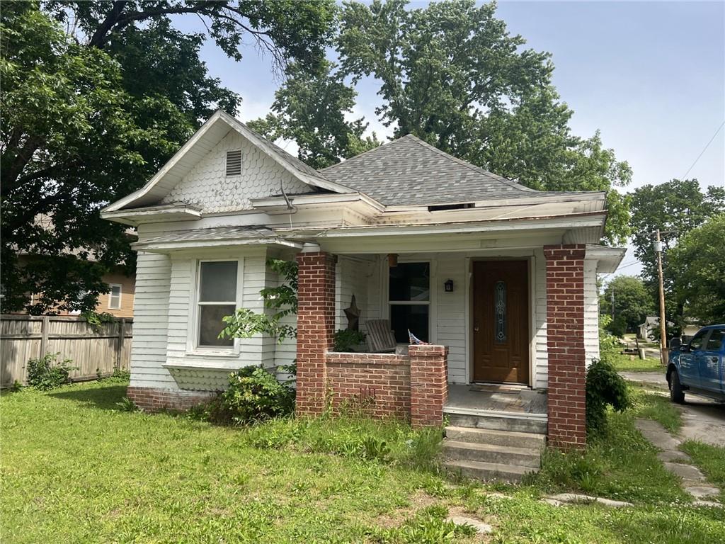 815 Washington Street - Photo 1