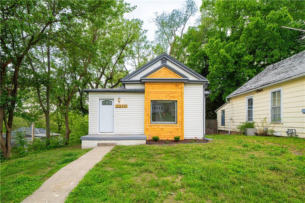 2216 Main Street - Photo 1
