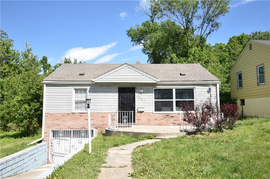 4027 Monroe Avenue - Photo 1