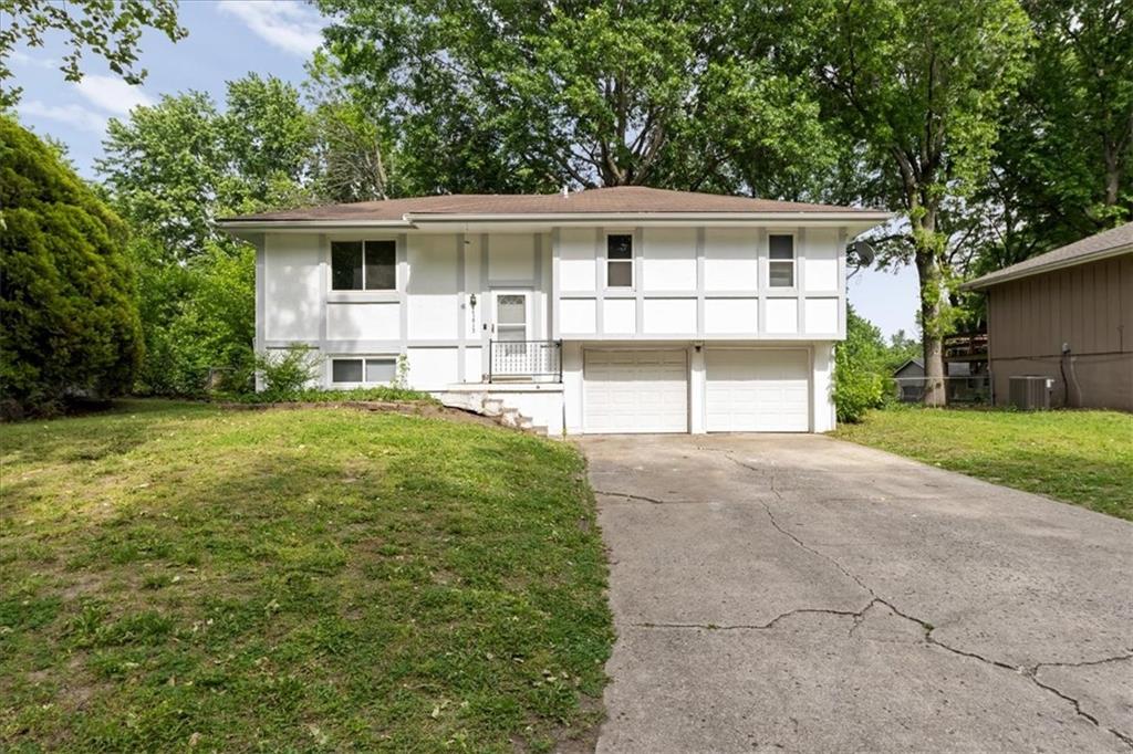 1613 Oak Street - Photo 1