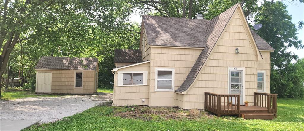 202 S Metcalf Road - Photo 1