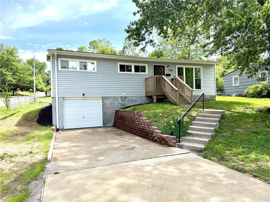 2521 Essex Street - Photo 1