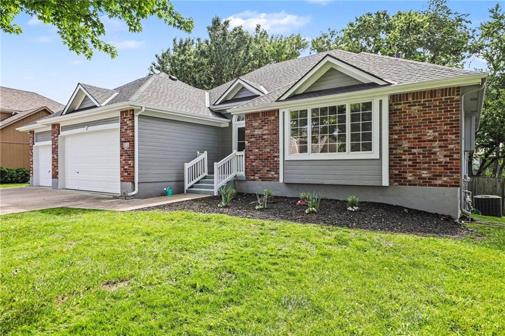 414 Eagle Glen Drive - Photo 1