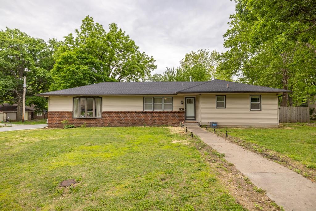 514 E Green Street - Photo 1