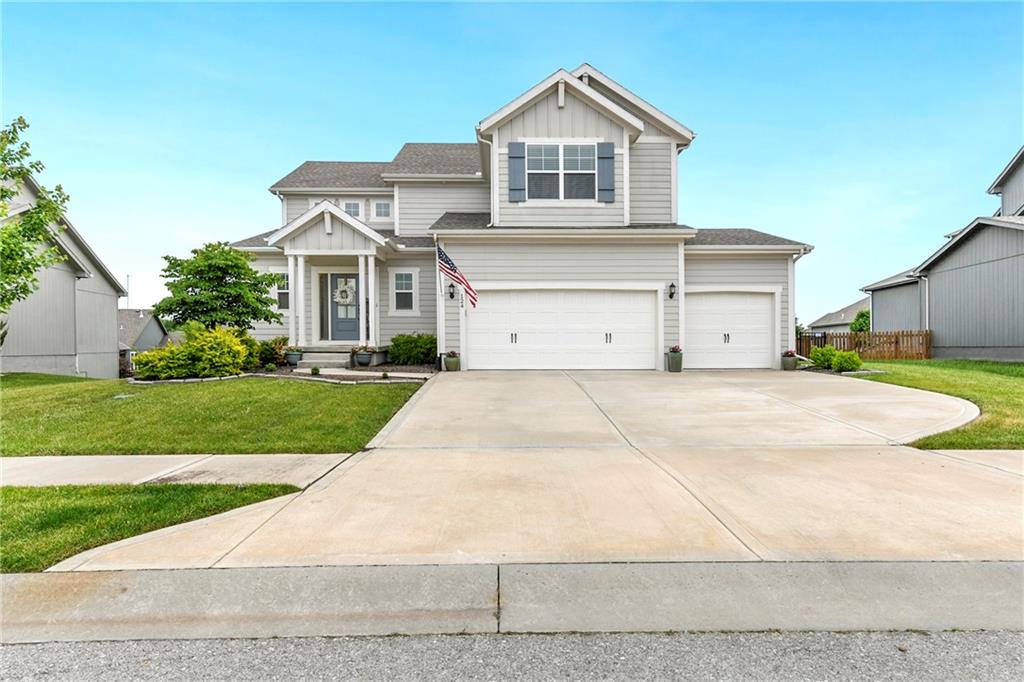 124 SE Briar Valley Lane - Photo 1
