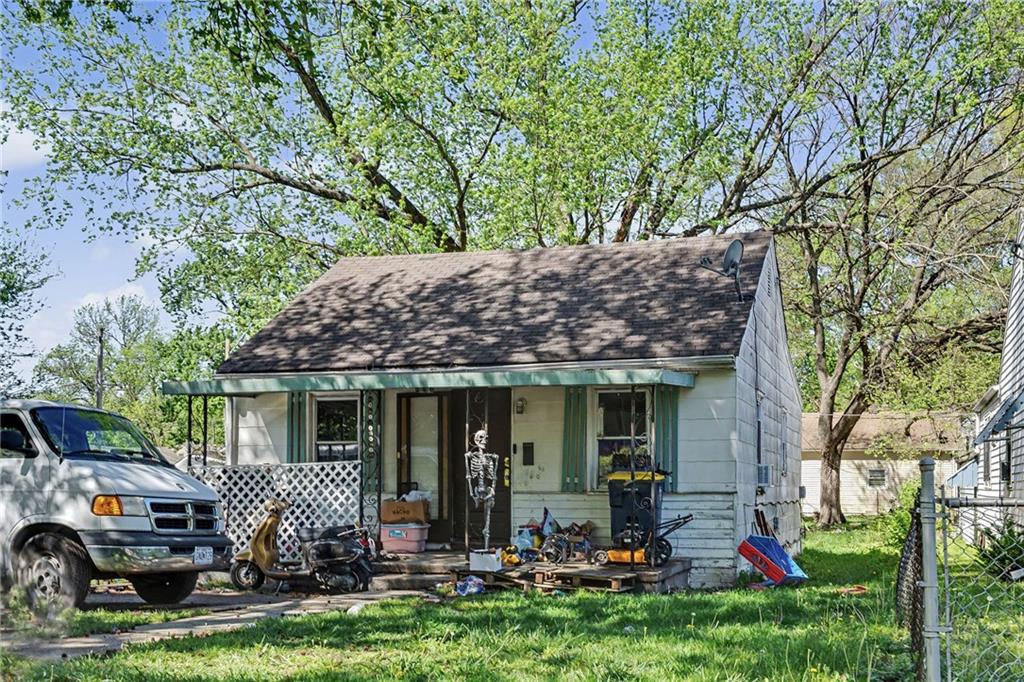 346 Topping Avenue - Photo 1