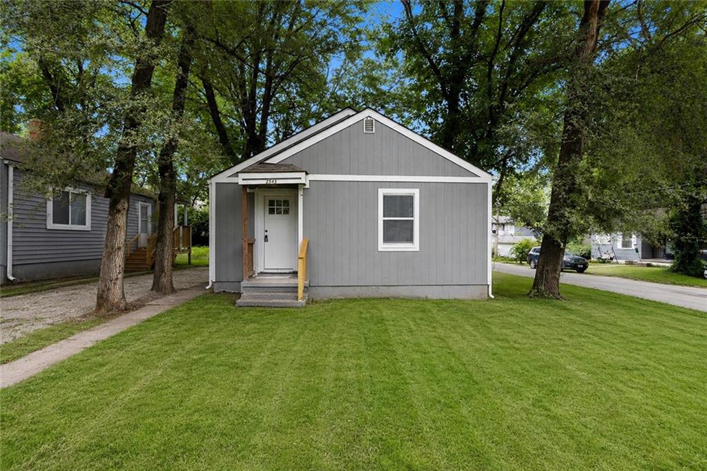 2543 Lister Avenue - Photo 1