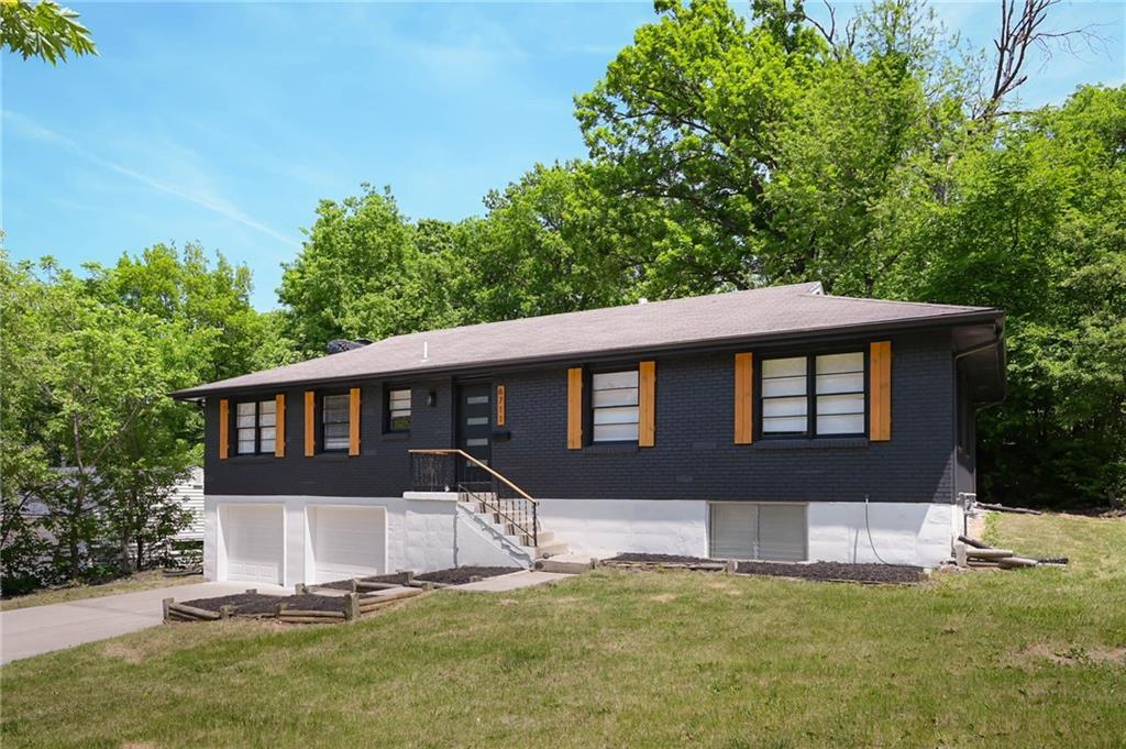 6711 N Broadway Street - Photo 1