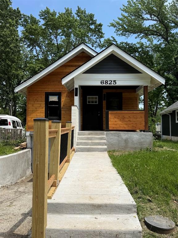 6825 S Benton Avenue - Photo 1