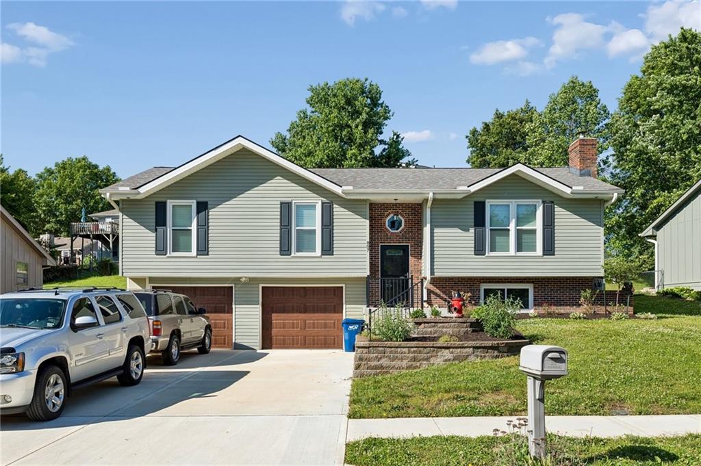 807 E Summit Street - Photo 1