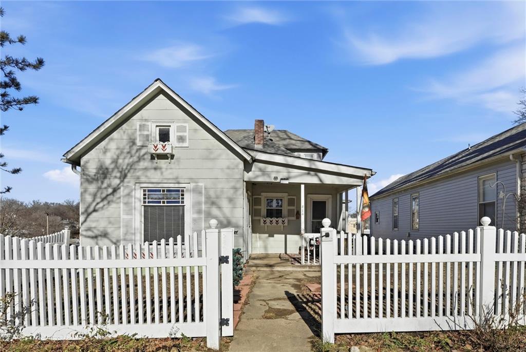 414 Pine Street - Photo 1