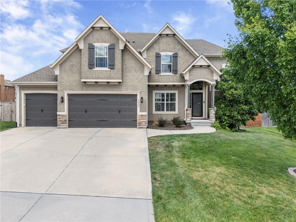 1412 SW Whistle Drive - Photo 1
