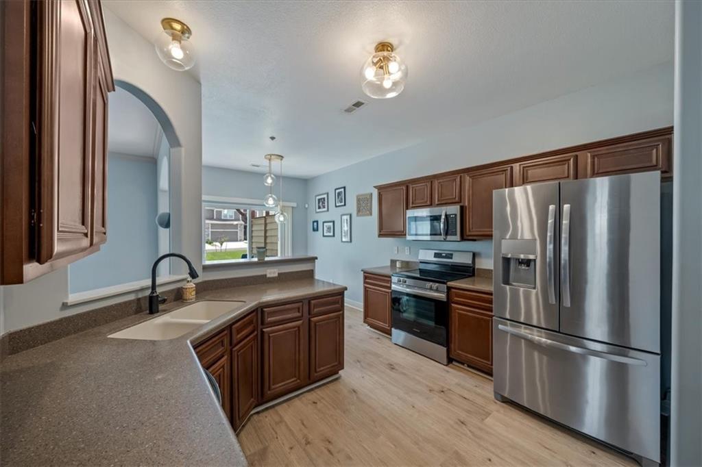 23403 W 89th Terrace — Photo 8
