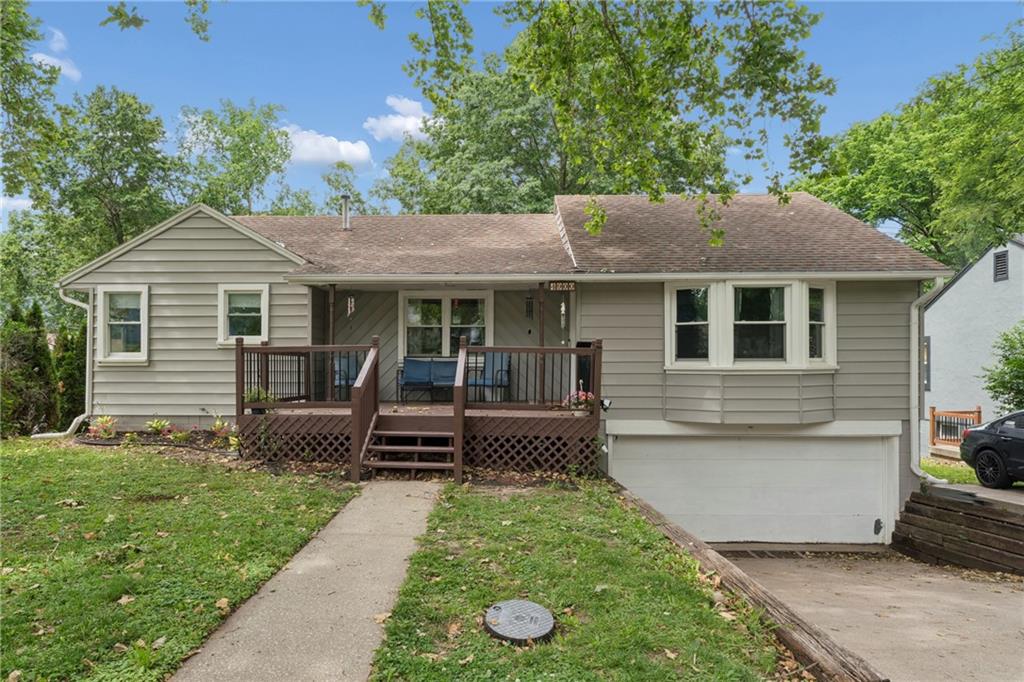 4900 NE Park Lane - Photo 1