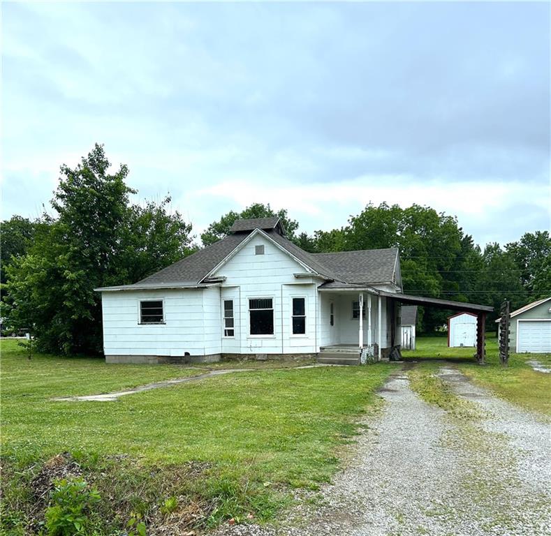 203 E Maple Street - Photo 1