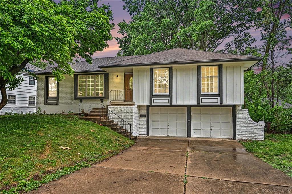 6111 E 108th Terrace - Photo 1