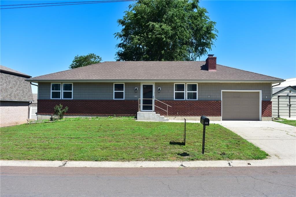 329 W Slater Street - Photo 1