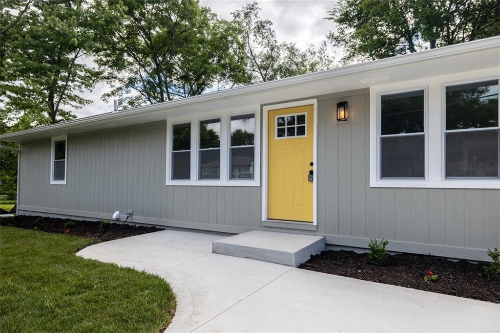 106 Baldwin Street - Photo 1