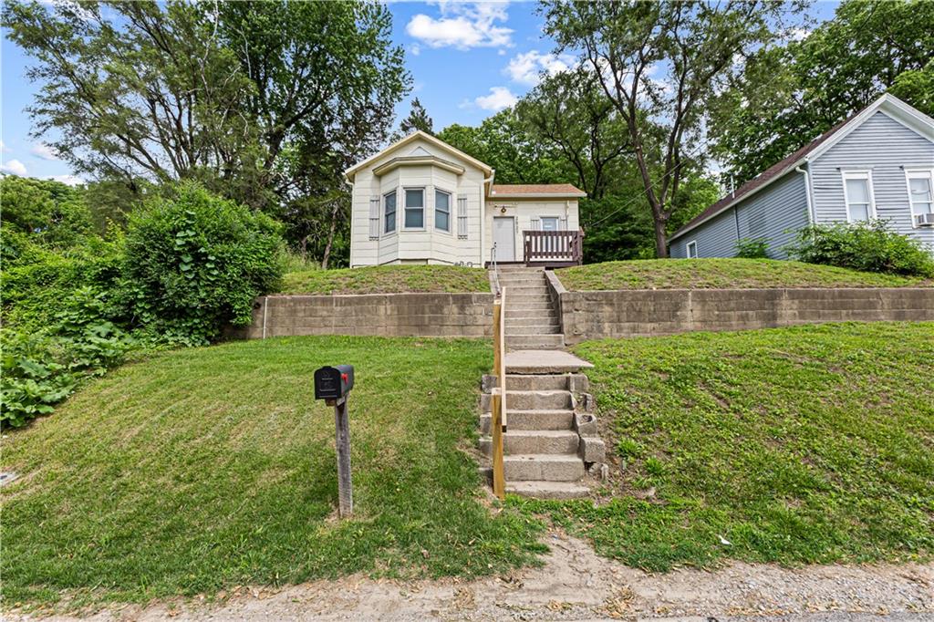 2527 S 13th Street - Photo 1
