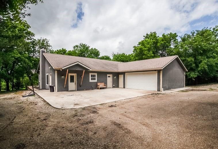 6625 E 213th Street - Photo 1
