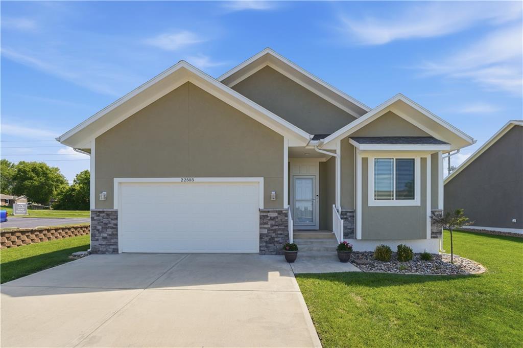 22503 Vincent Street - Photo 1