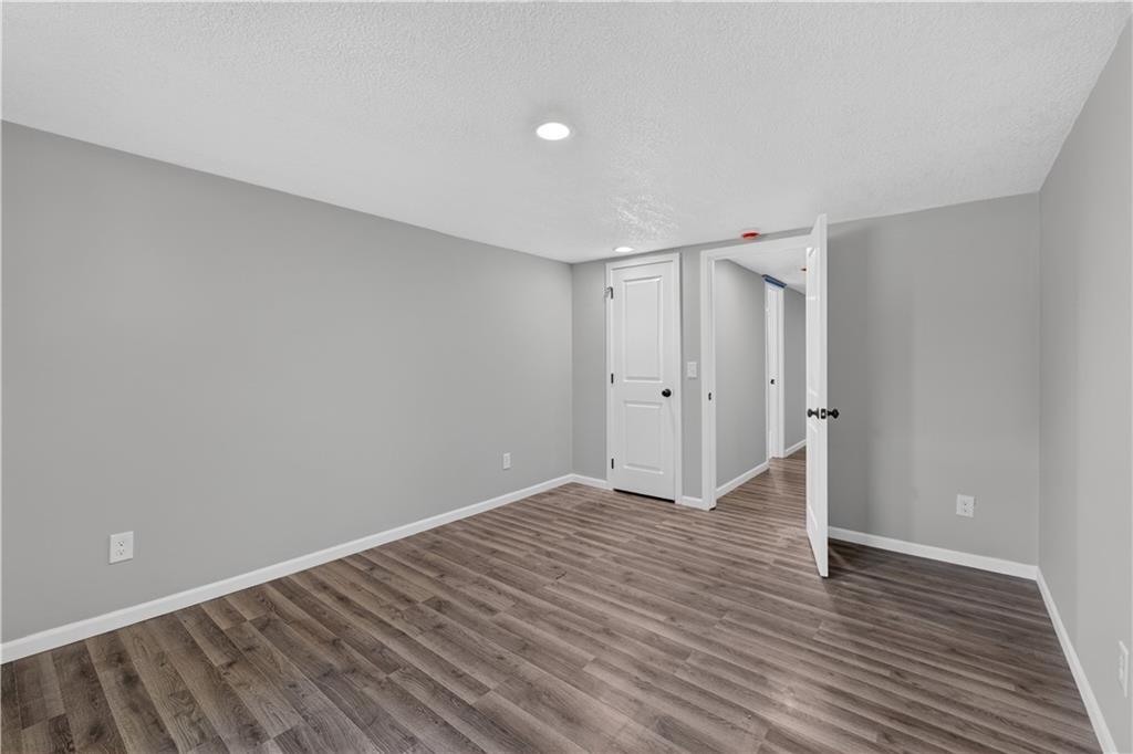 Thumbnail 28