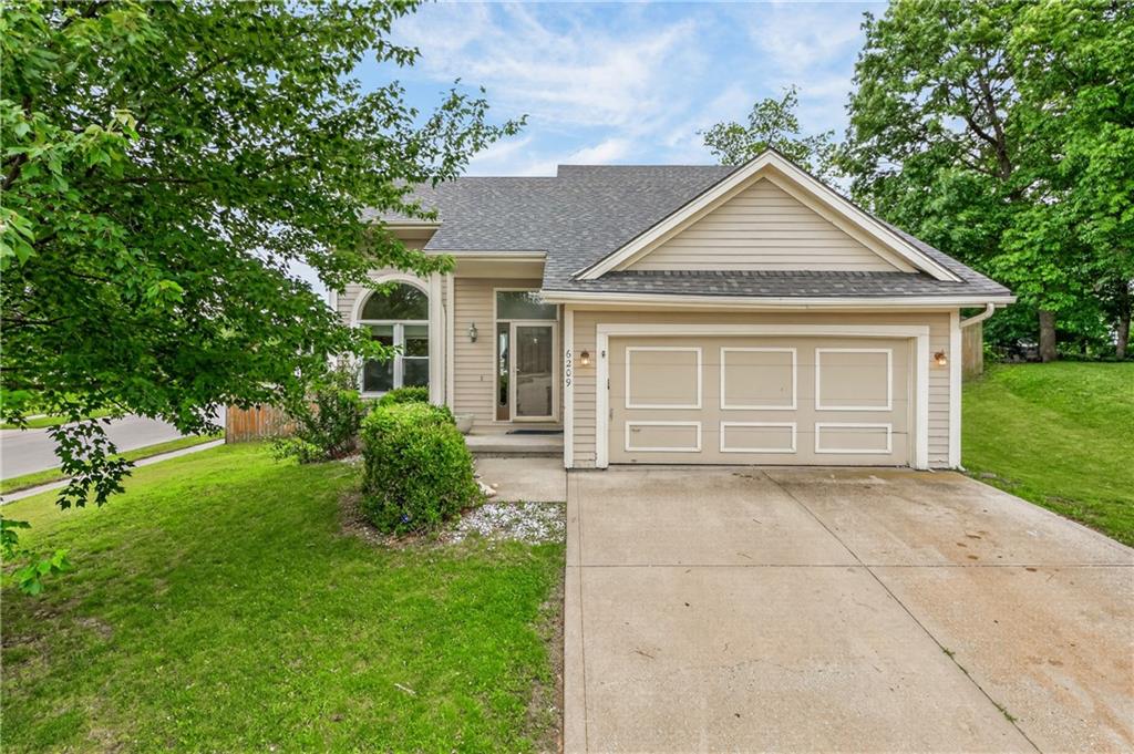 6209 NE 48TH Terrace - Photo 1