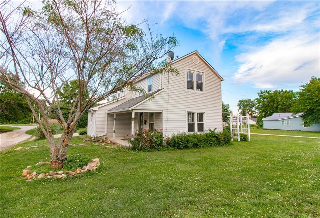 701 S Pine Street - Photo 1