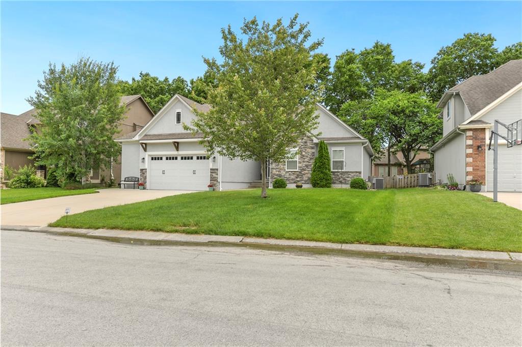 2821 SE Jennifer Drive - Photo 1