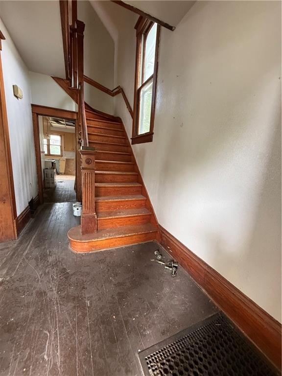 1105 Commercial Street - Photo 1
