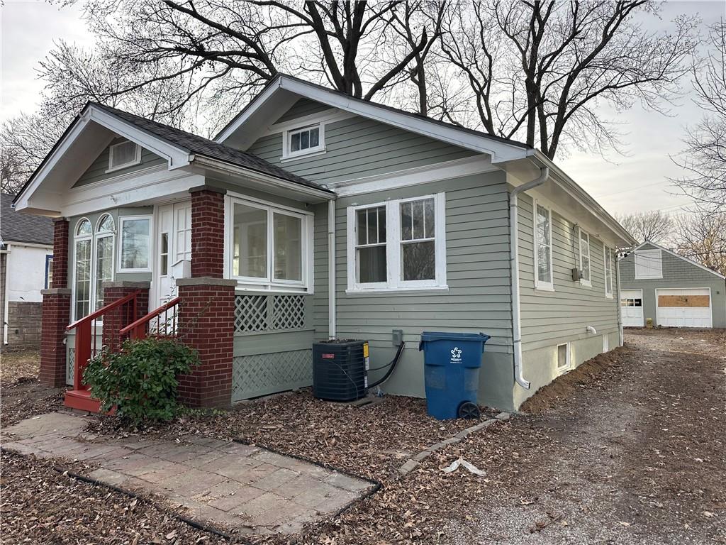 126 S Willow Avenue - Photo 1